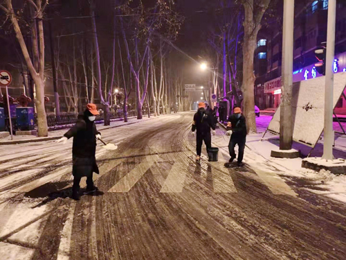 雪天里，洛陽公交人抗擊疫情的最美風(fēng)景 