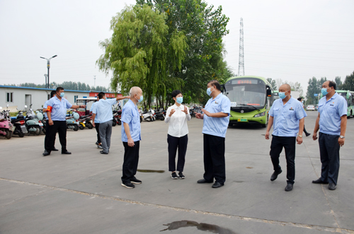 市委常委、宣傳部部長(zhǎng)王飛到我公司 督查全國(guó)文明城市建設(shè)提升工作
