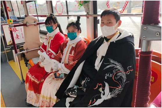 老家河南 心的春運(yùn)︱熟悉的春節(jié)里！ 看洛陽公交人的過年儀式感 