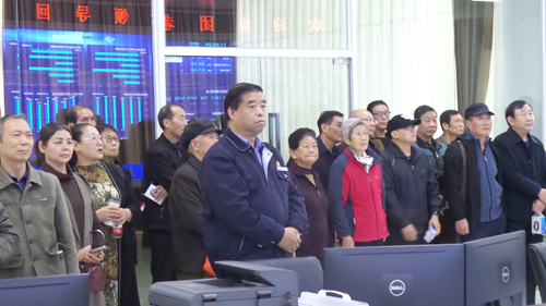 老干部們都說“集團真暖心，做公交人真自豪！”